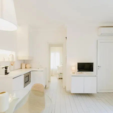 51 White * Forte dei Marmi