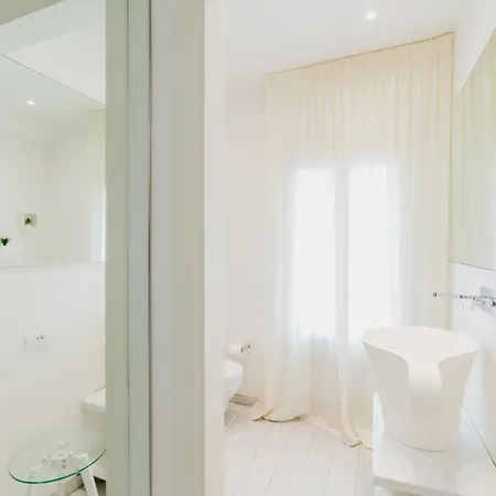 51 White Forte dei Marmi